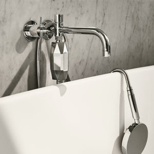 showerpro diamond duschfilter miljöbild på kran i badkar